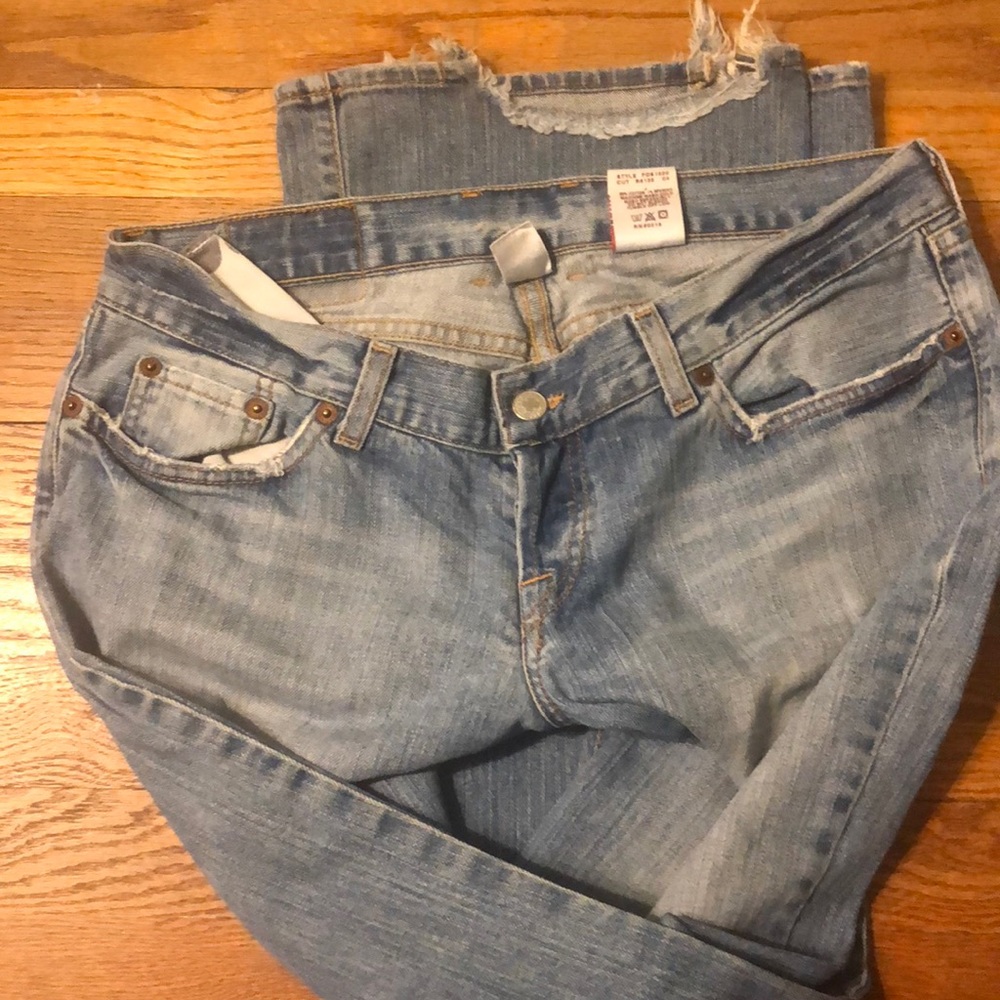 Distressed Lucky Brand Jeans - Picture 2 of 6